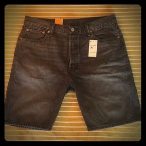 Men’s Levi Grey Jean Shorts (MINT, w/ tags!)